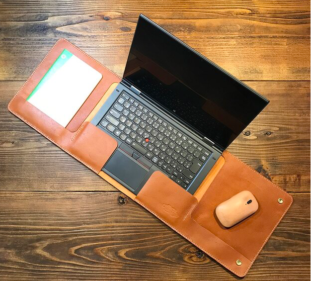 Leather laptop case for motocyclists